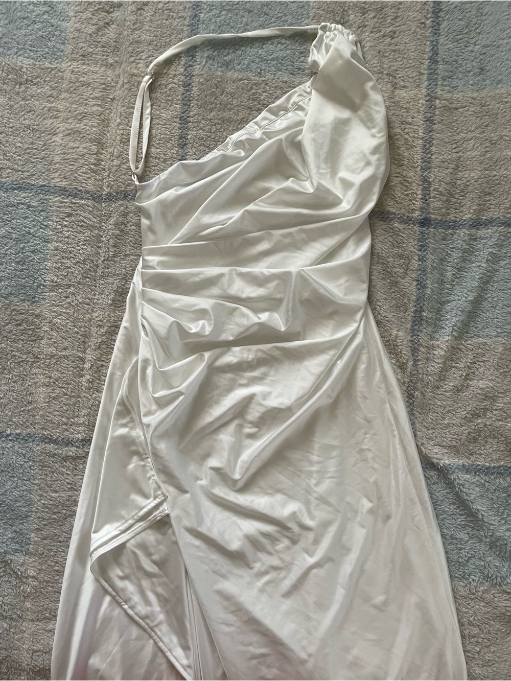 OYS White One-Shoulder Satin Ruched Gown